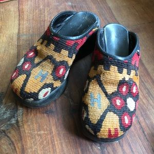 Wool tapestry clogs size 37